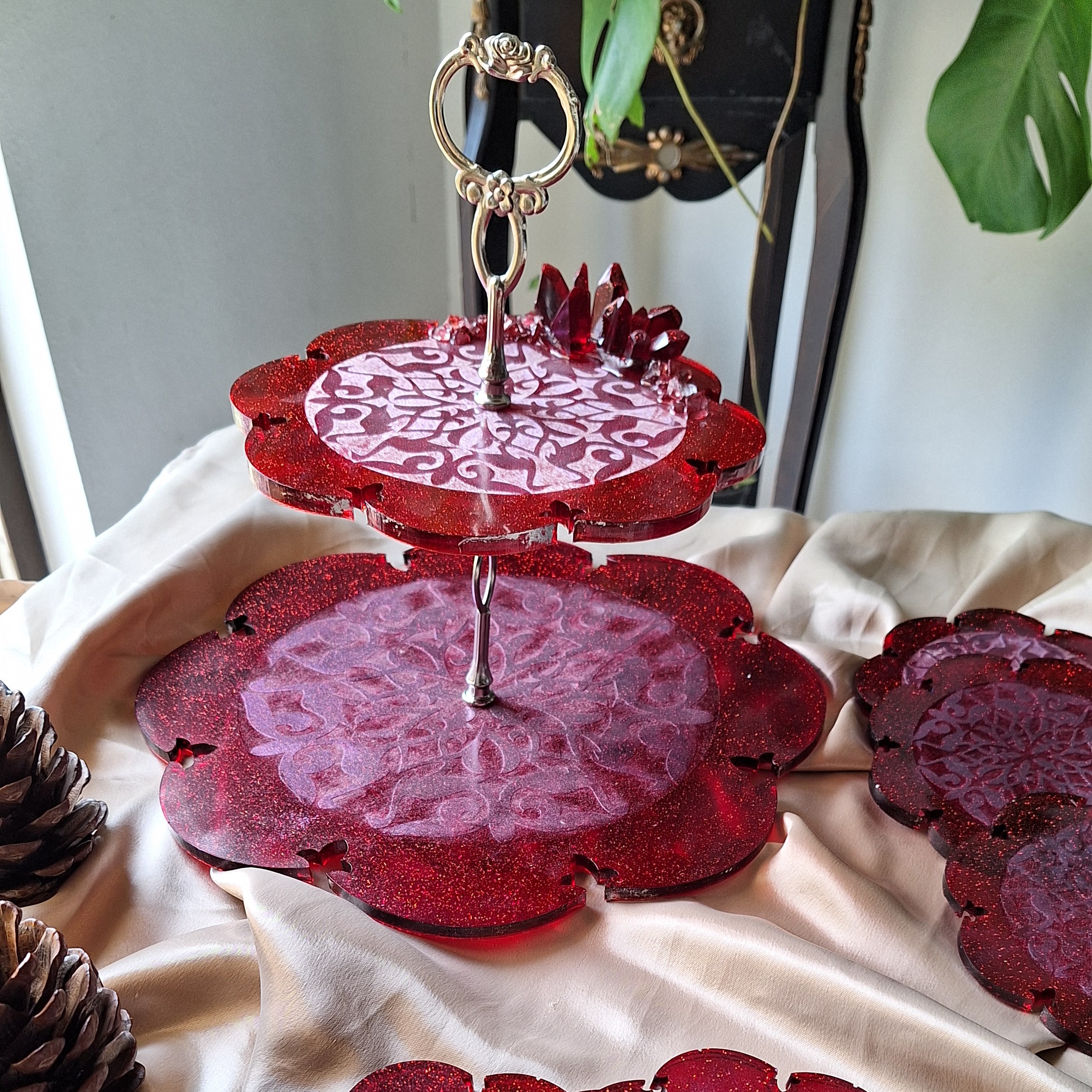 ظرف شیرینی خوری دو طبقه و پیش دستی پذیرایی رزینی