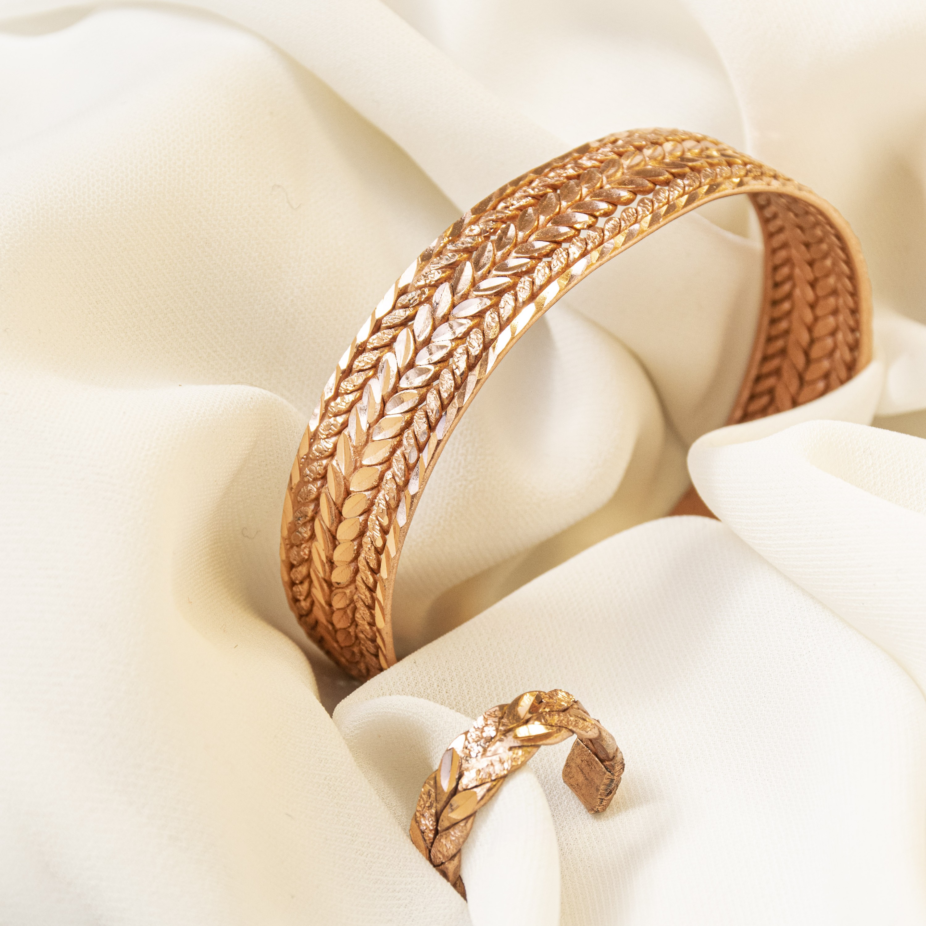 دستبند مسی تراش دار کد 12