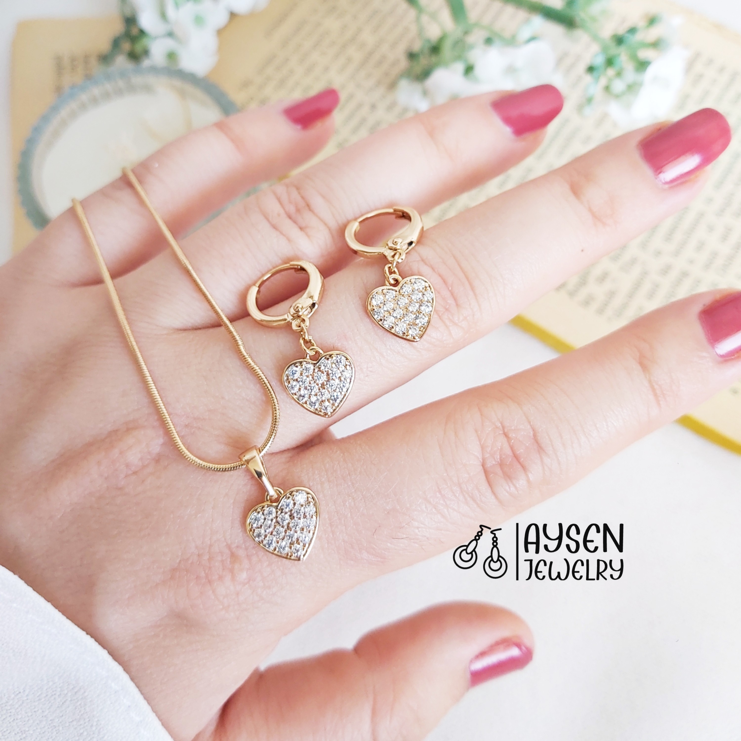 نیم ست ژوپینگ قلبی نگینی مشابه طلا 