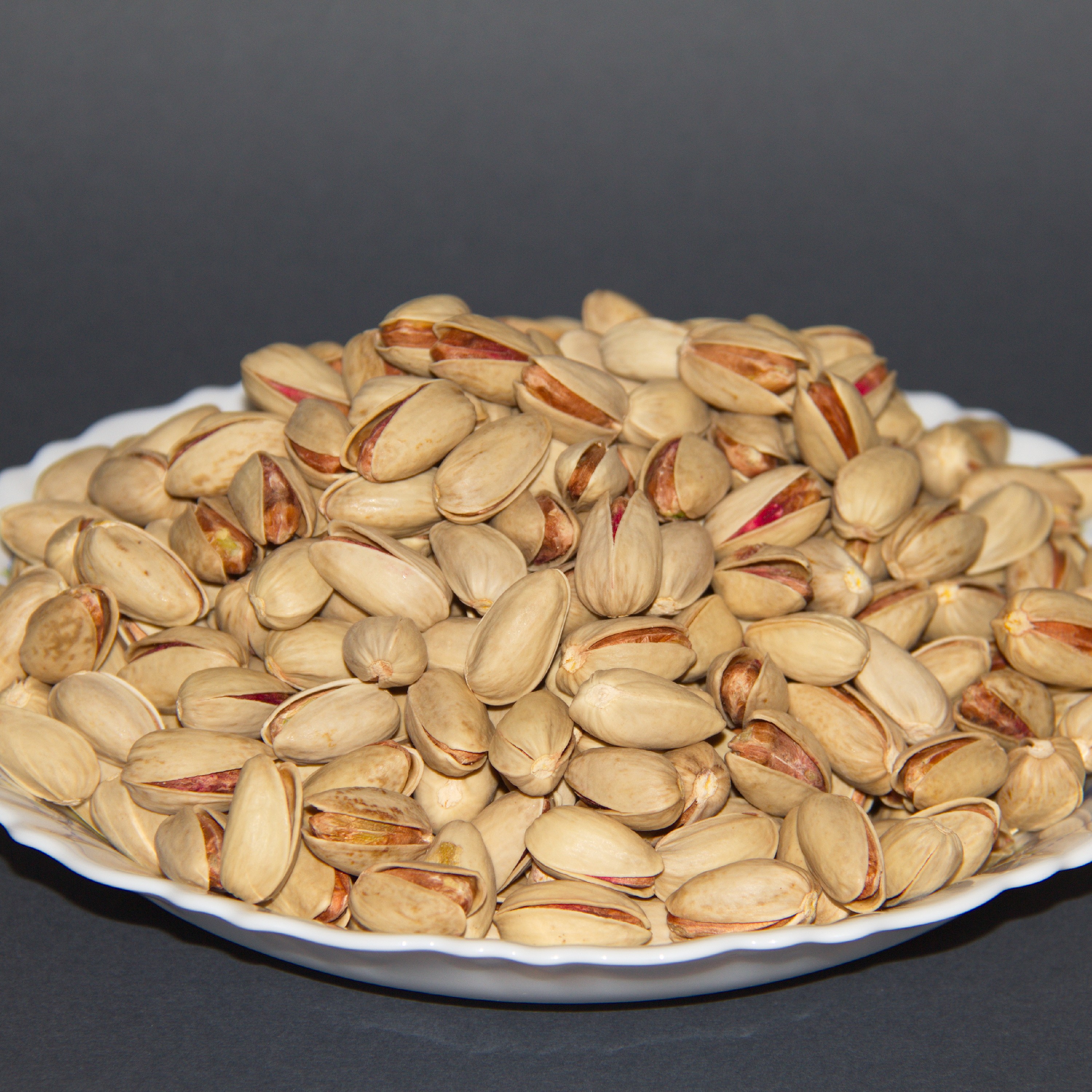 پسته اکبری خام دستچین اعلا  500 گرمی 