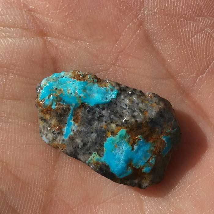 سنگ راف فیروزه آبی اصل نیشابور 100 در صد طبیعی شاهکار خلقت
مناسب جهت دکوراسیون و ساخت نگین دیدنی