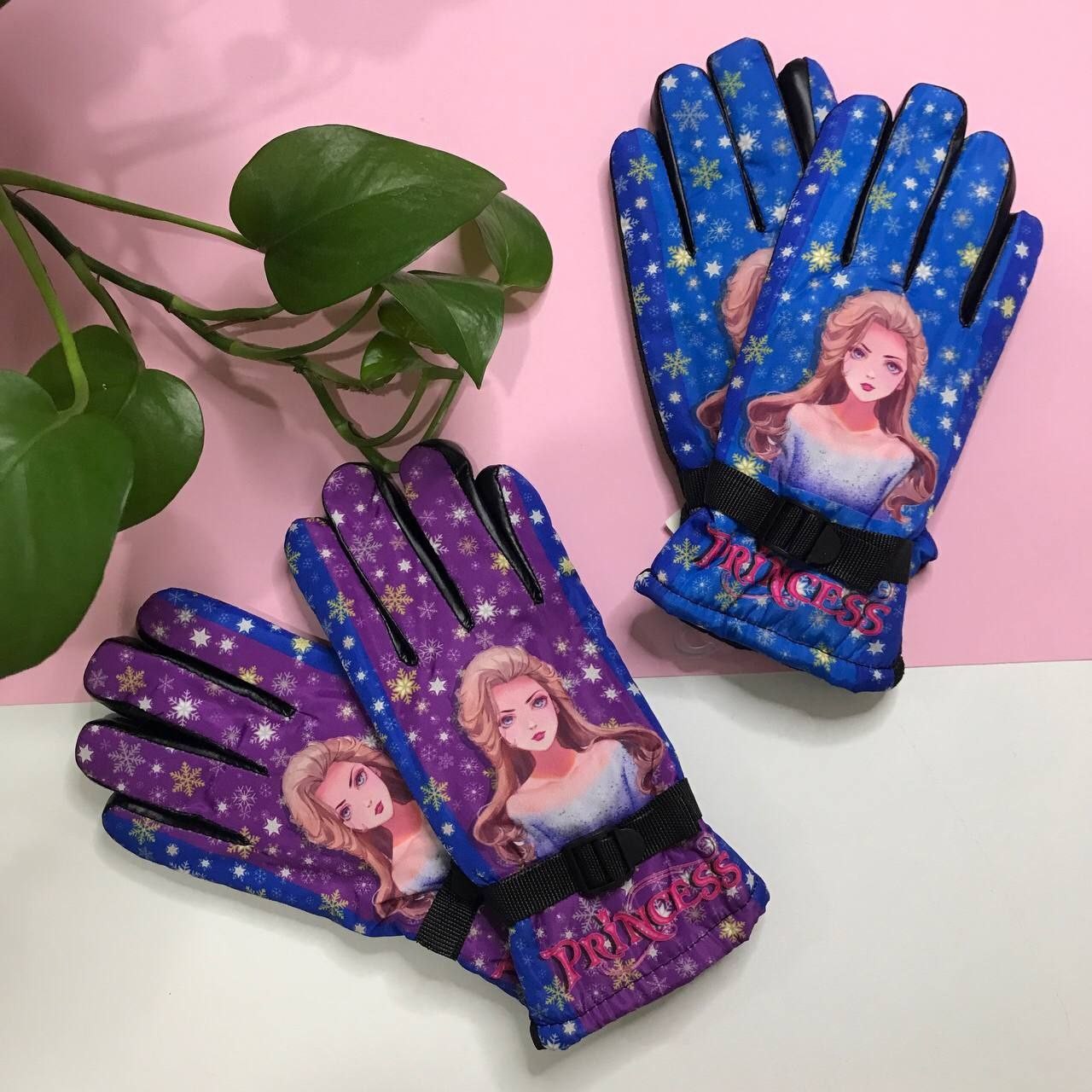 دستکش بچگانه فری سایز مناسب 3 تا 10 سال وارداتی