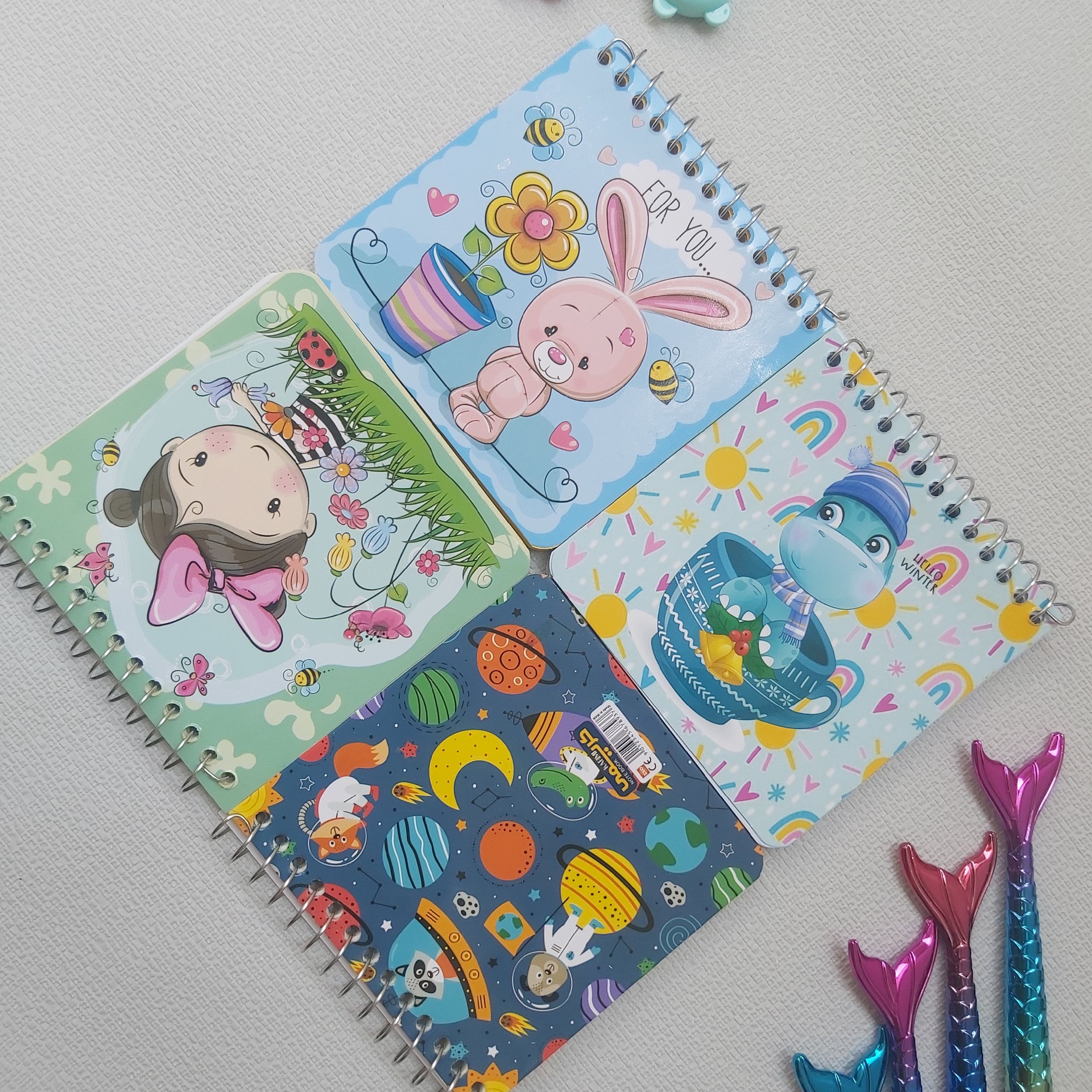 دفترچه یادداشت کوچک فانتزی. در طرح و رنگ های مختلف.بسیار سبک و خوش دست