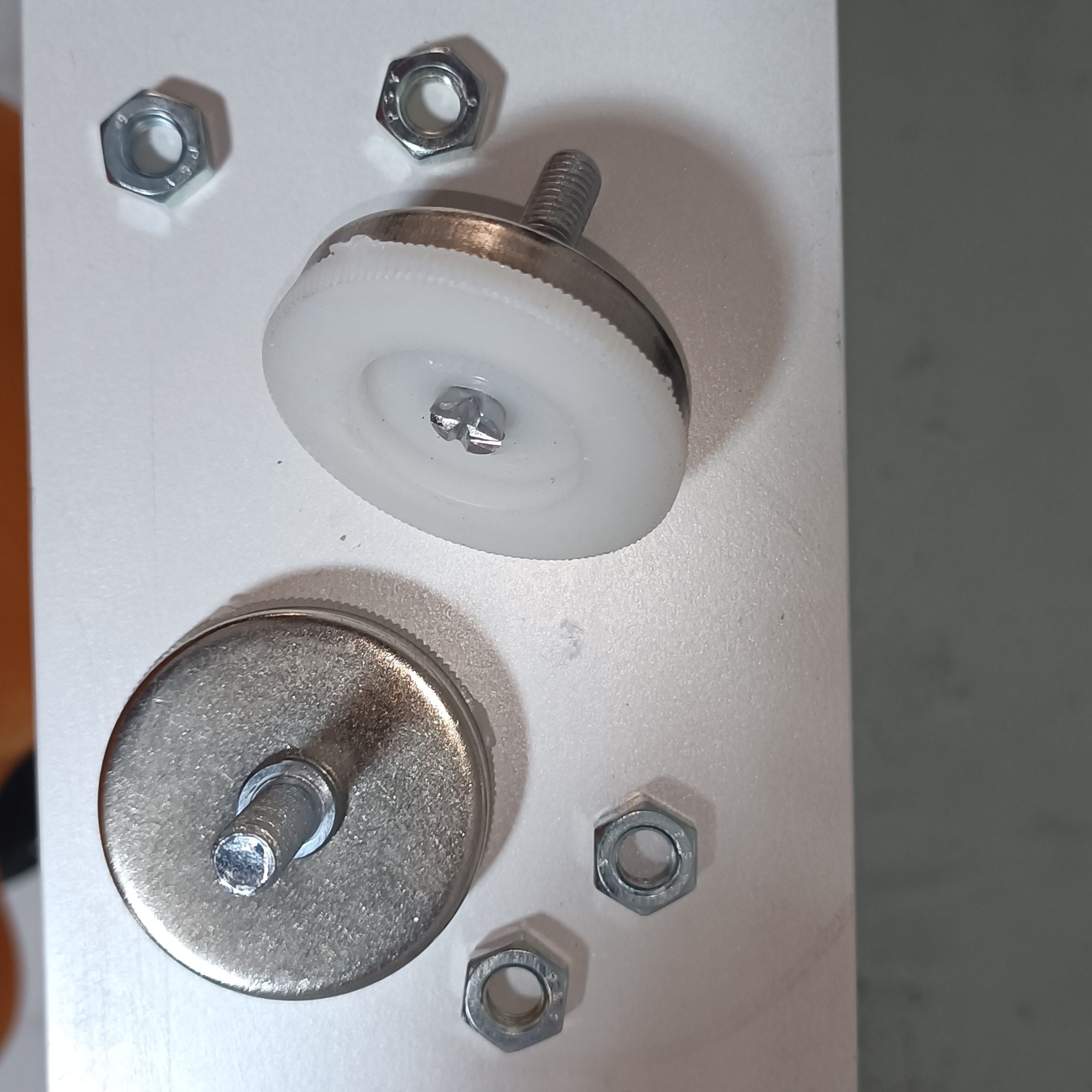 پایه استیل فلت به همراه دو عدد مهره سایز 8  ارسال پسکرایه