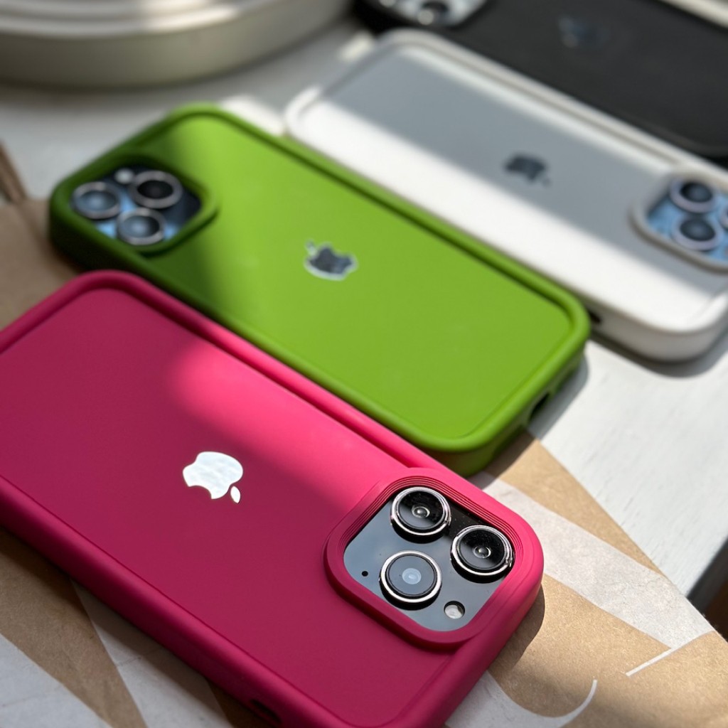 قاب گوشی Solid Colored Case مخصوص آیفون های سری 11 به بالا در  چهاررنگ جذاب