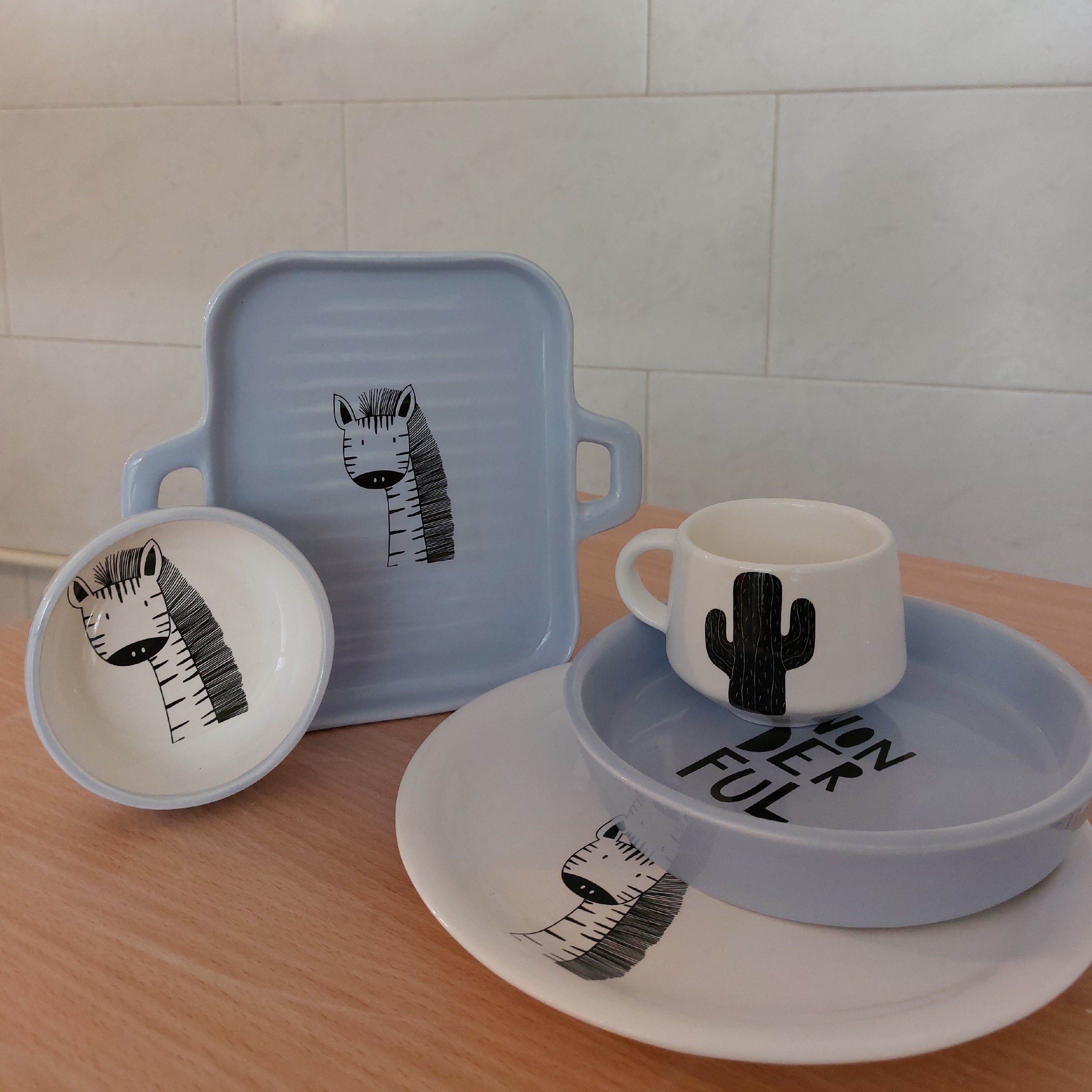 سرویس غذاخوری کیوت.پس کرایه