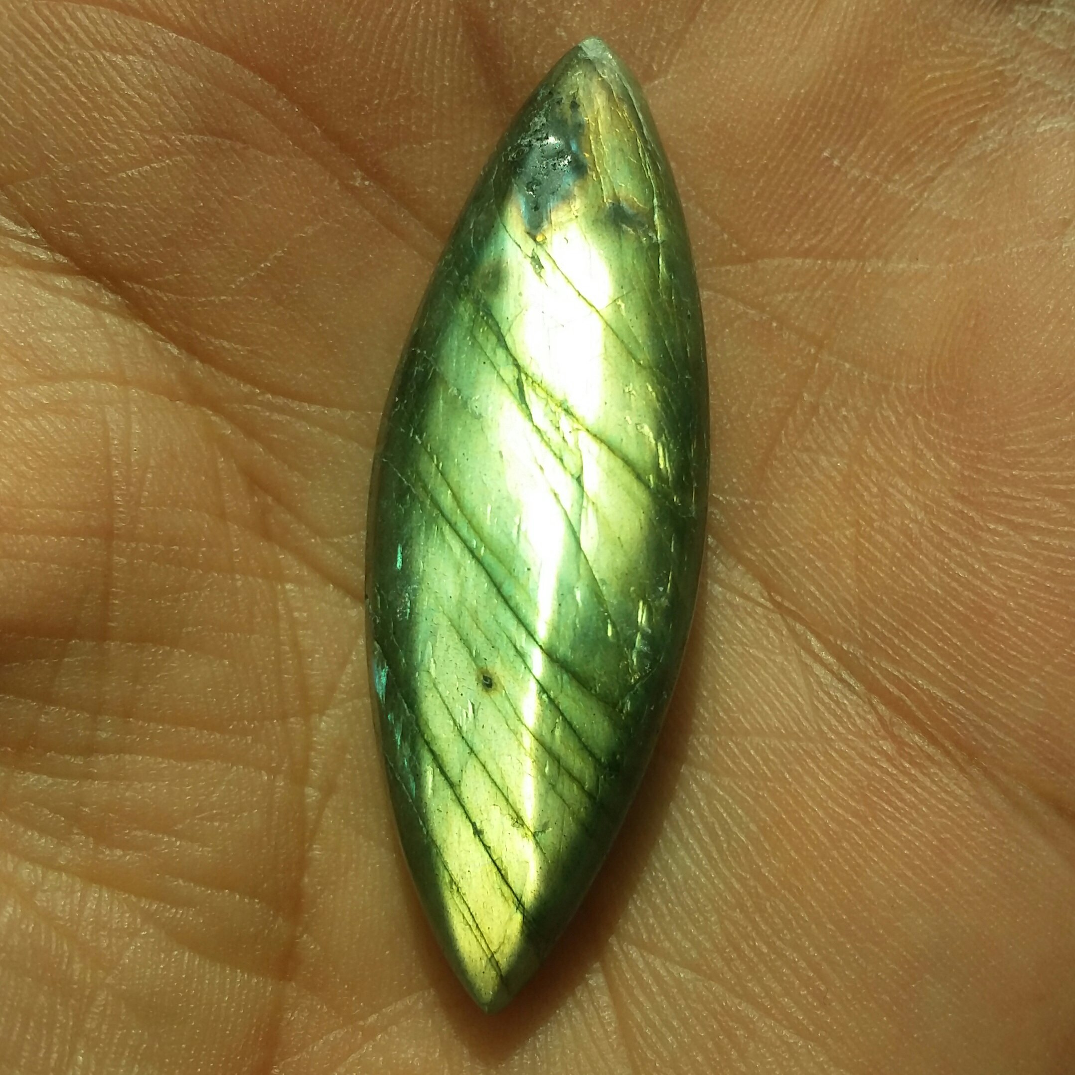 نگین غولپیکر لابرادوریت وارداتی 100درصد طبیعی تراش فانتزی شاهکار خلقت