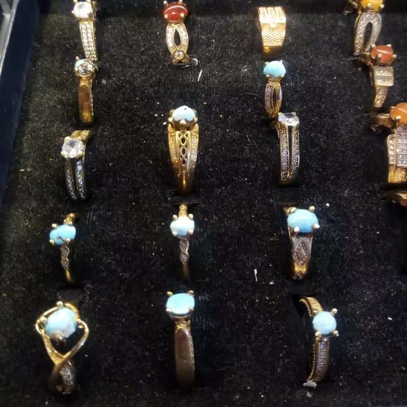 انگشتر طلا روس با سنگ فیروزه نیشابور