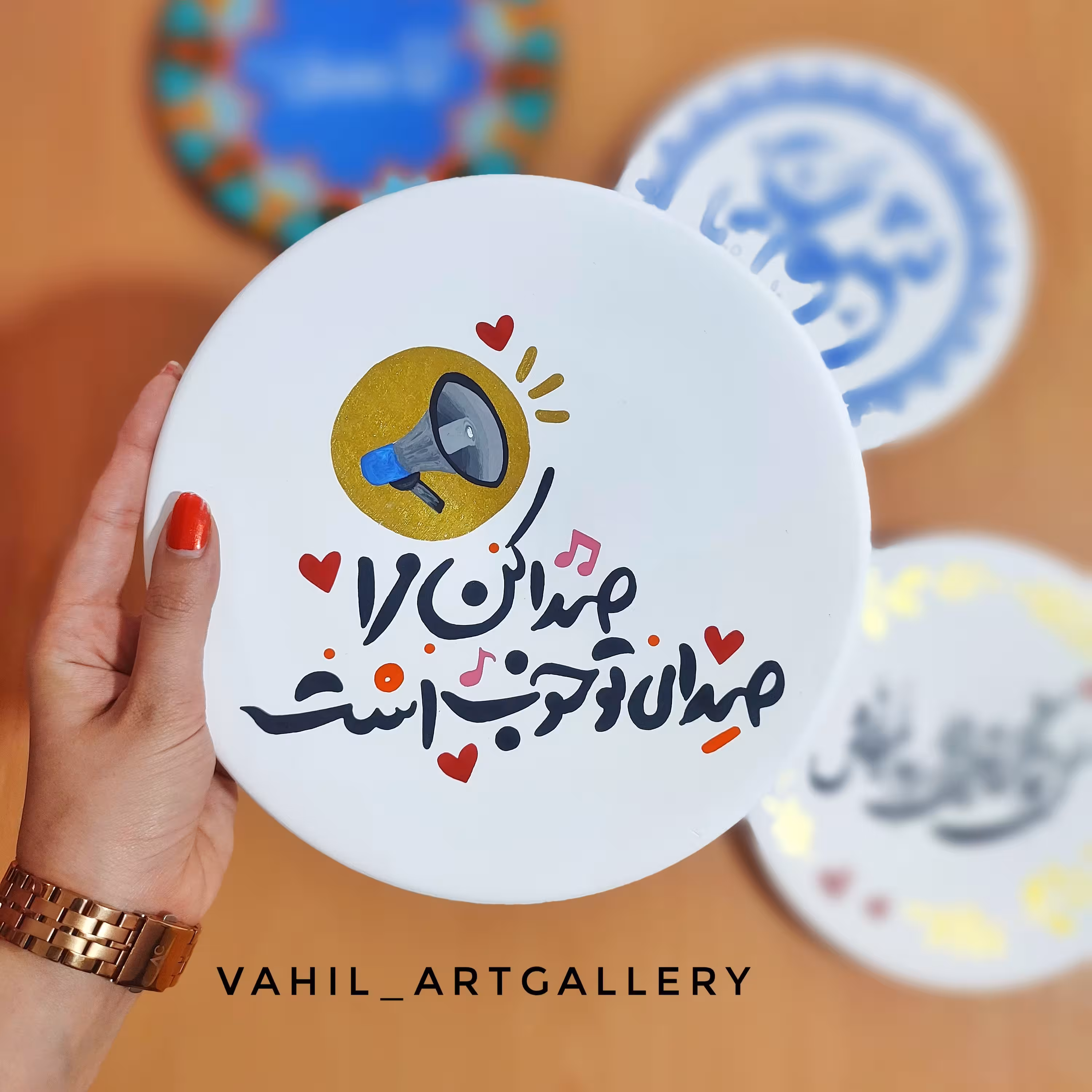 تابلو دیوارکوب سفالی عاشقانه  صدا کن مرا صدای تو خوب است