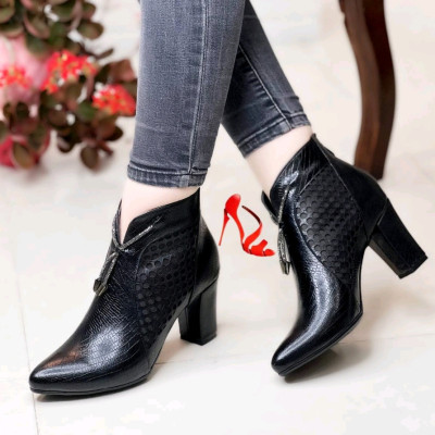 کفش کلاسیک نور