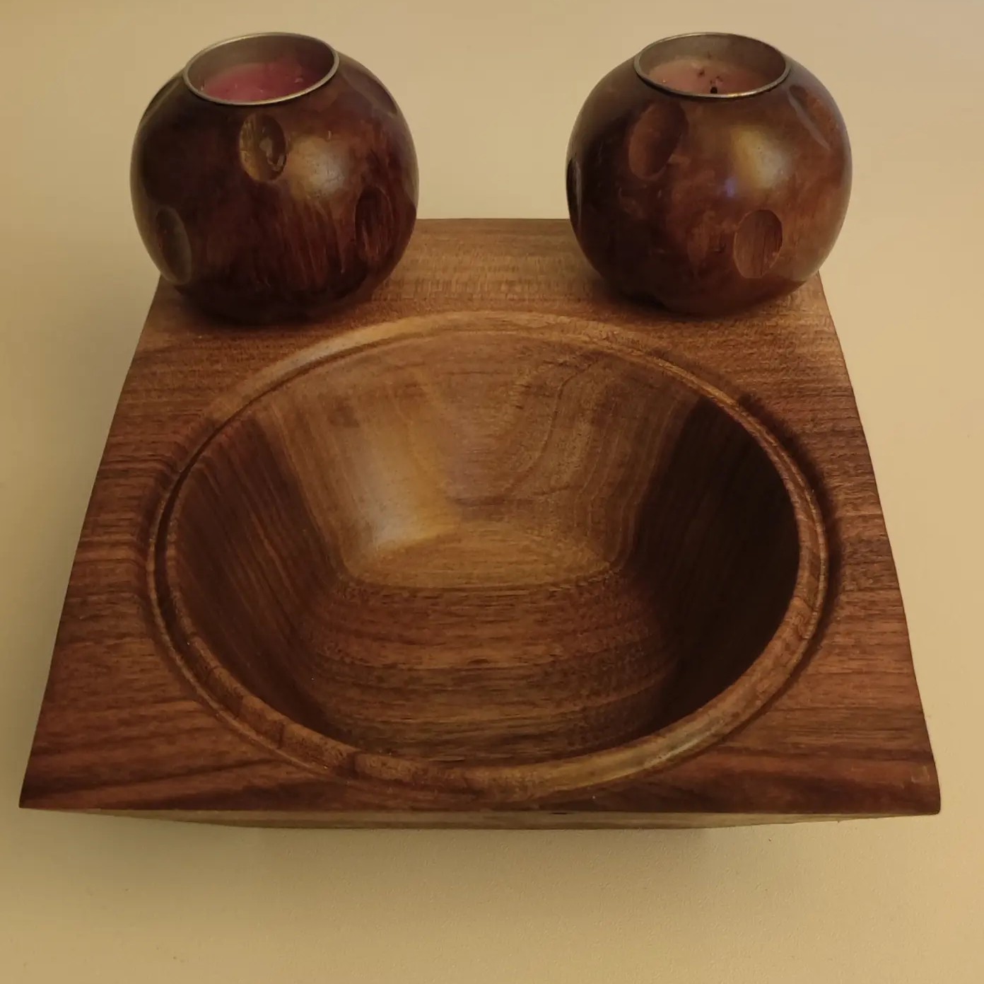 ظرف چوبی پذیرایی خراطی شده  بافرم  مستطیل ساخته شده از چوب افرا 