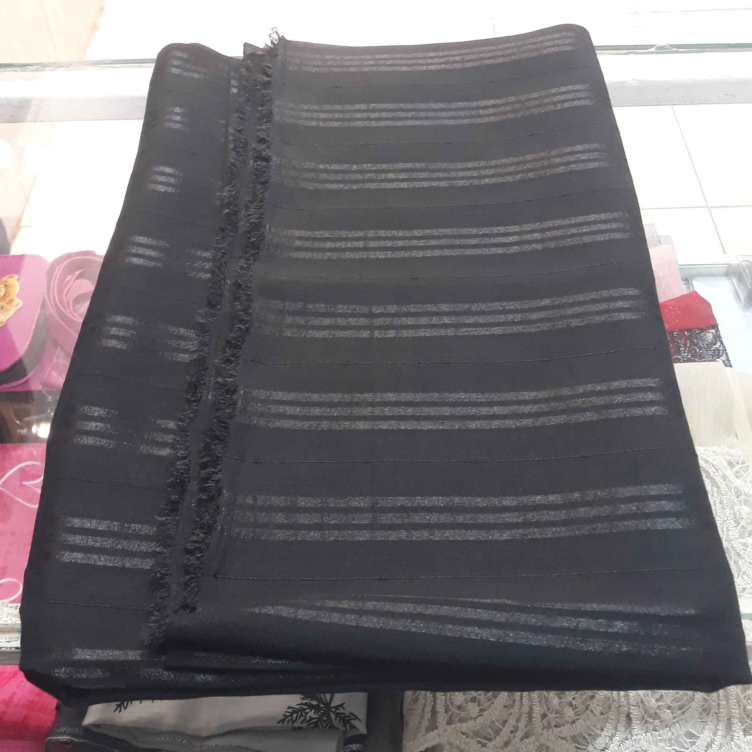 شال مشکی مجلسی سه خط