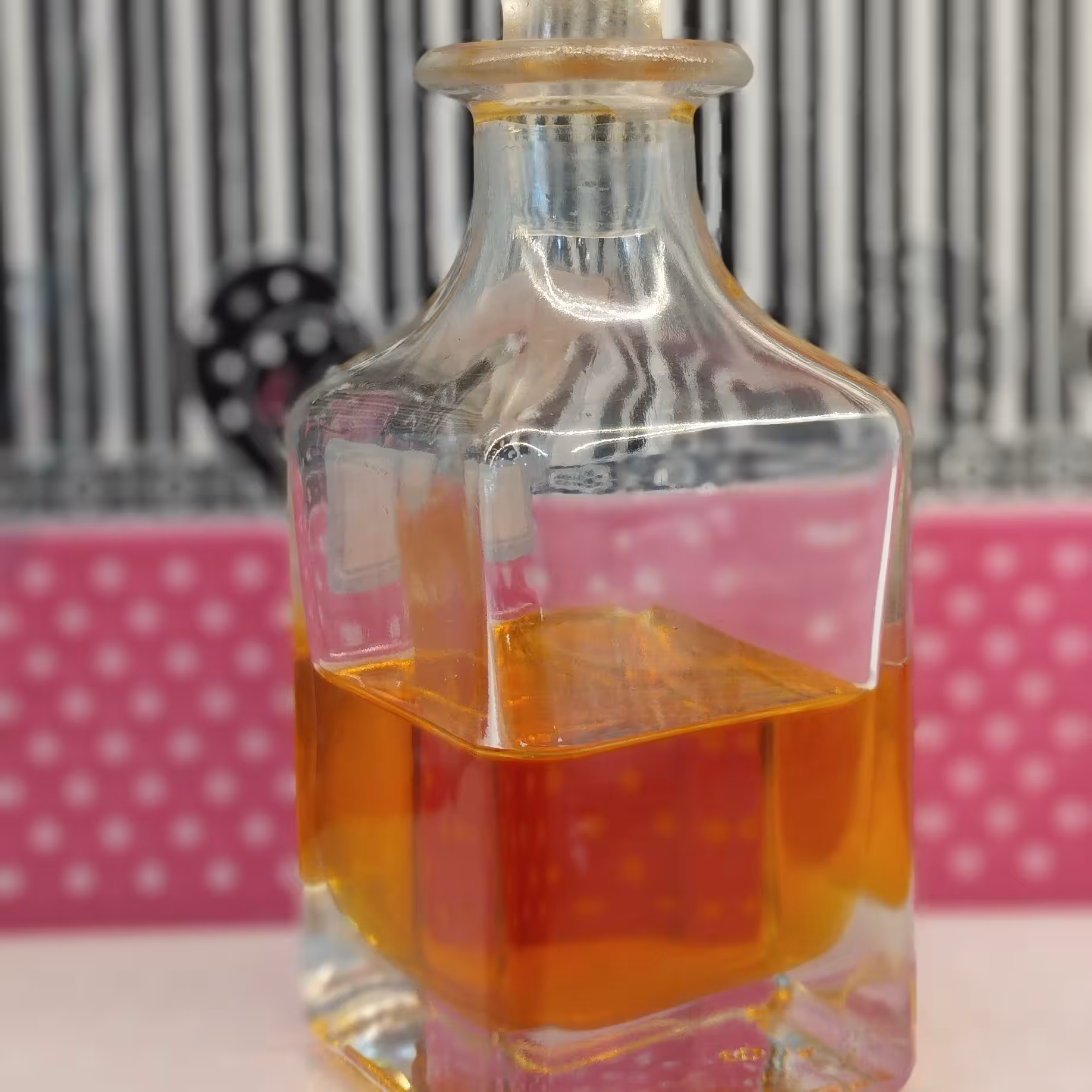 فروش عطر اپن نوع 1  ( قیمت گرمی )