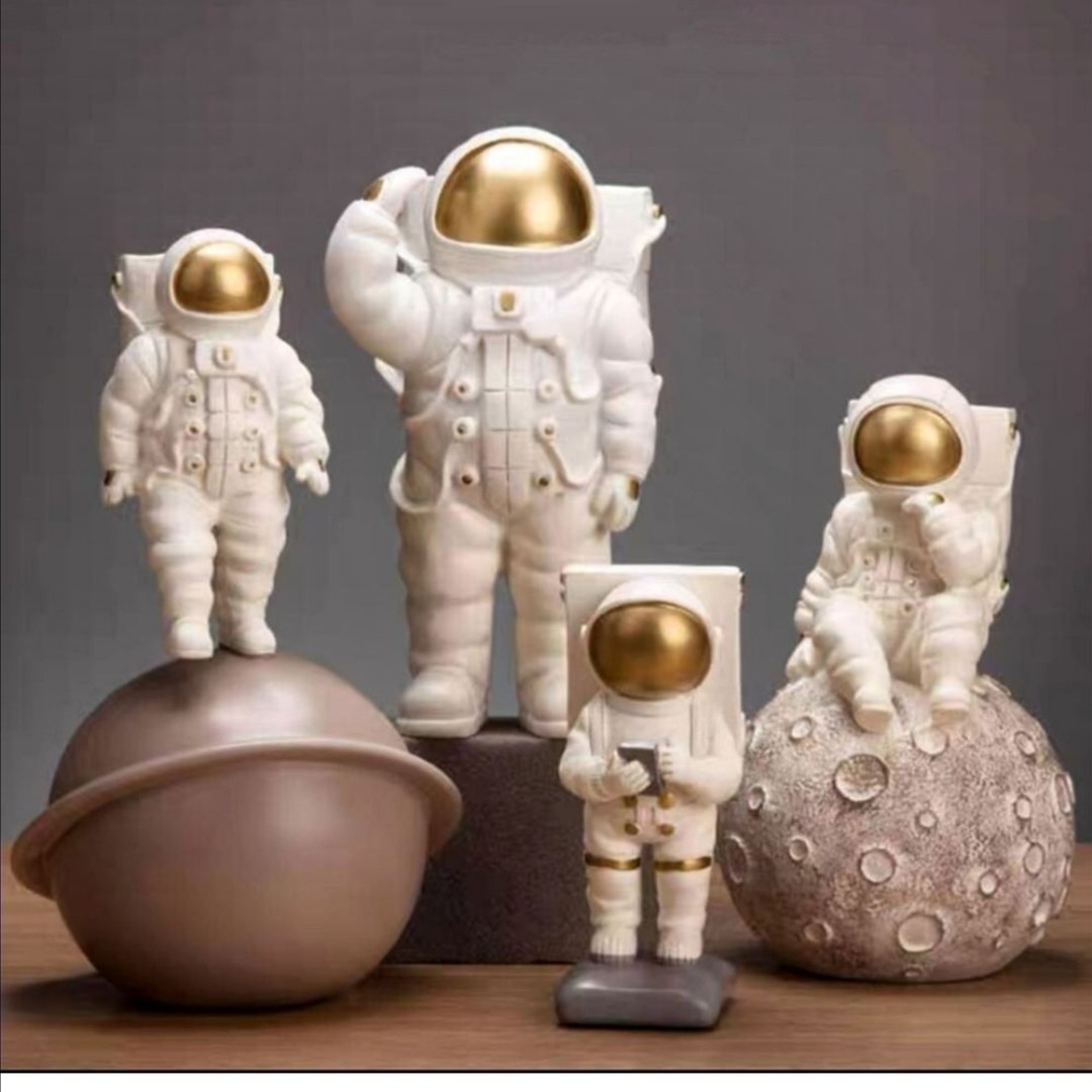 مجسمه آدم فضایی ها چهارتایی