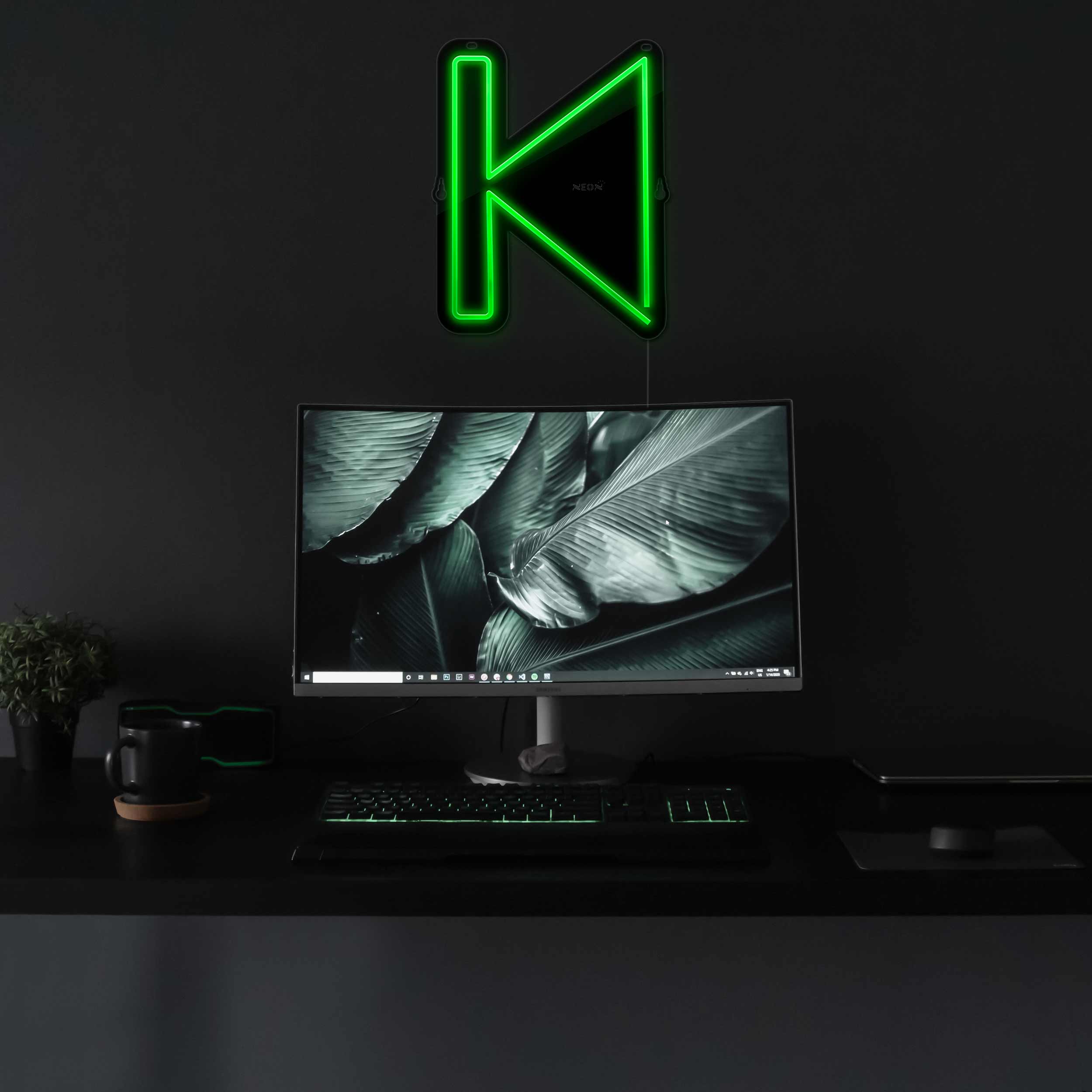 چراغ دیواری نئون دیزاین مدل Perviues-BL_GR