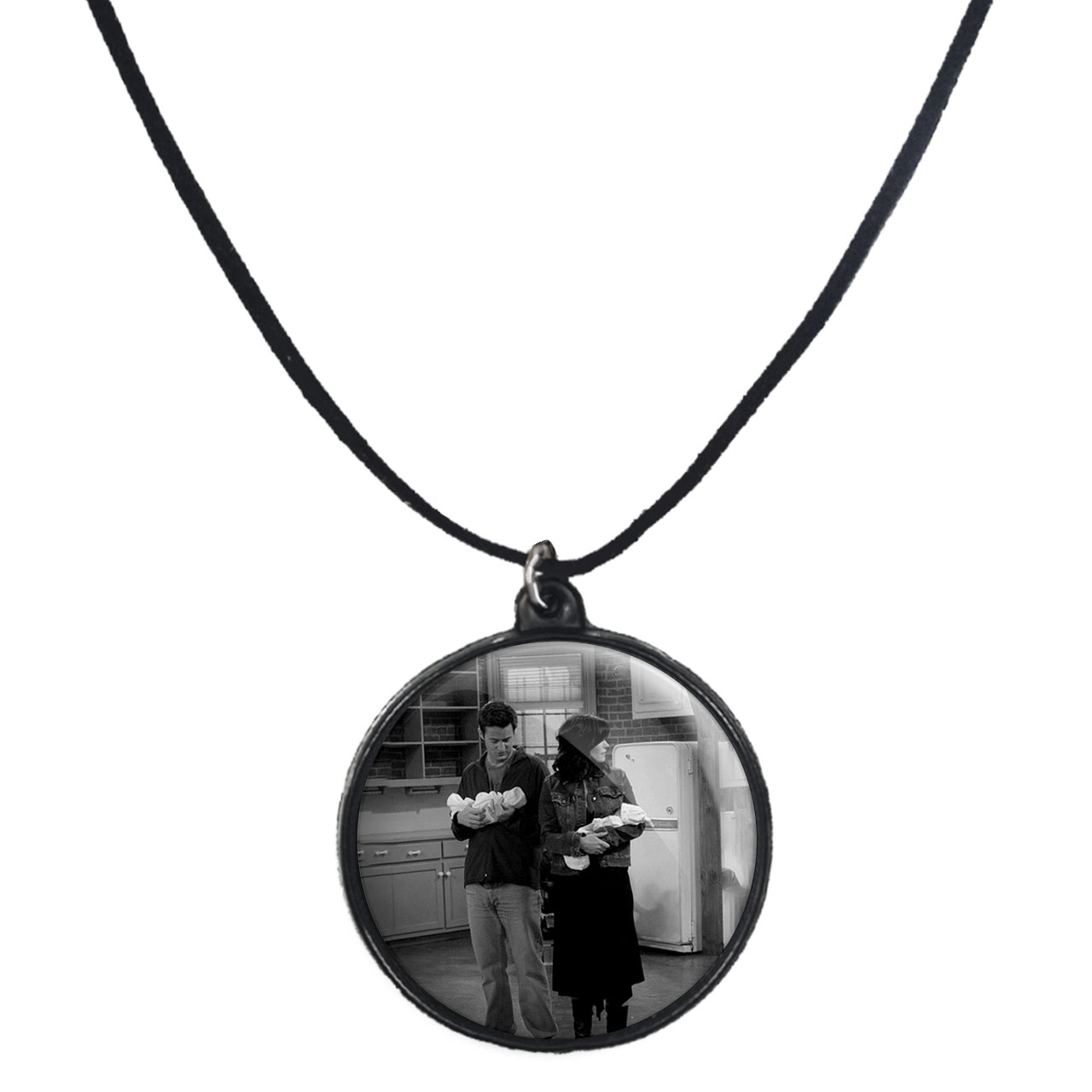 گردنبند پرمانه طرح فرندز کد pmb.18820 مدل دو طرفه