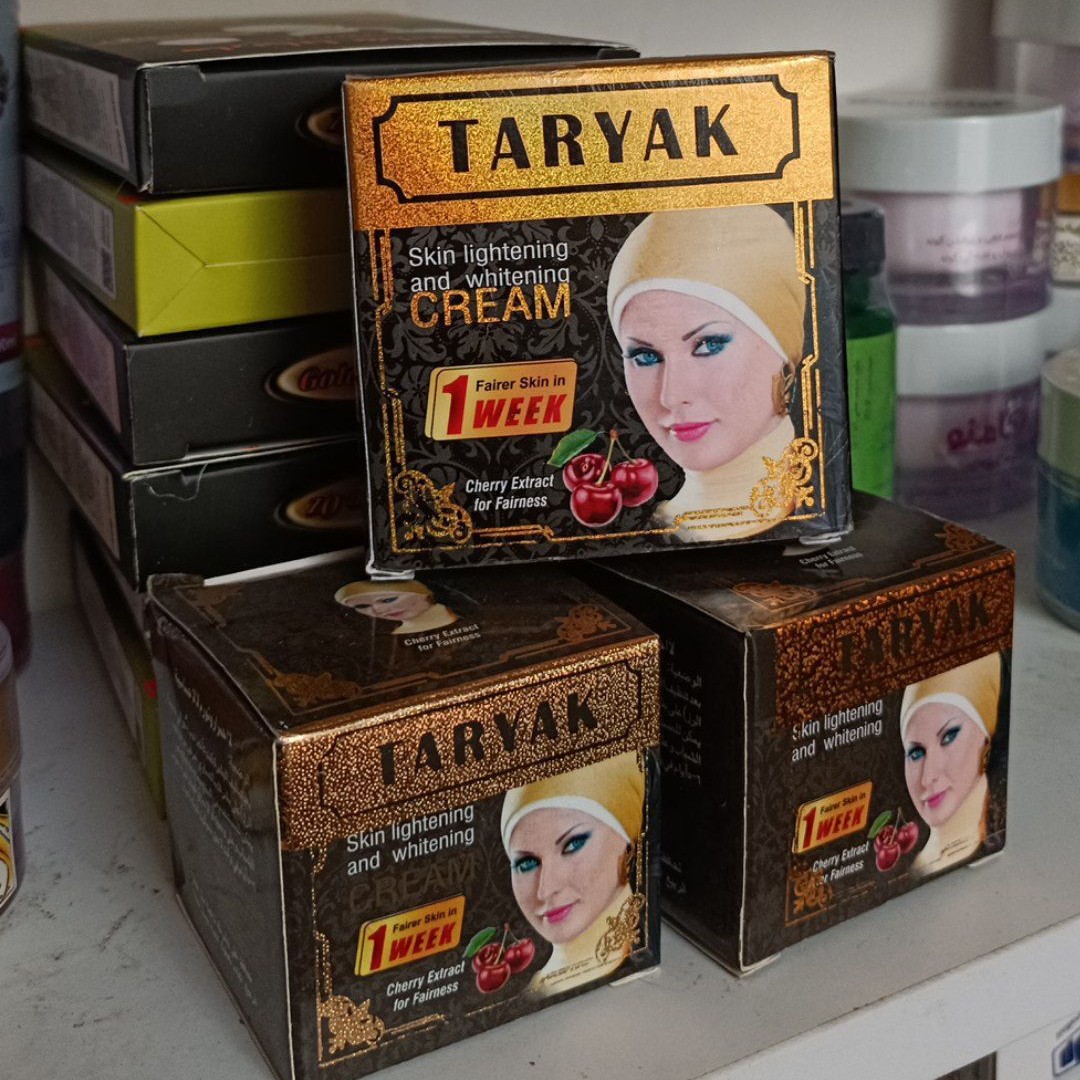 کرم شفاف کننده پوست ولیفتینگ عالی ابرسانی ازبین برنده جای جوش وجوش روشن کننده وضدچروک