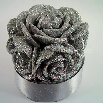 شمع استوانه گل رز بزرگ نقره ای