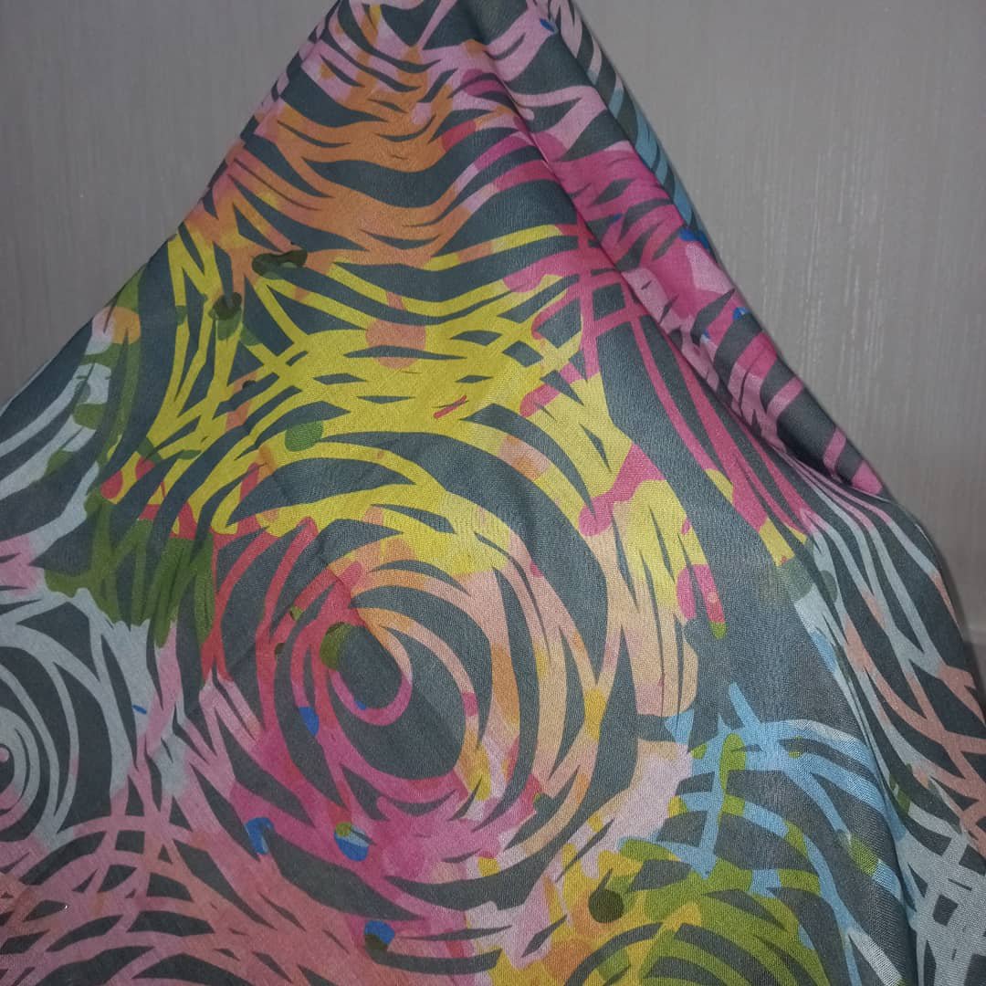 روسری نخی رنگارنگ