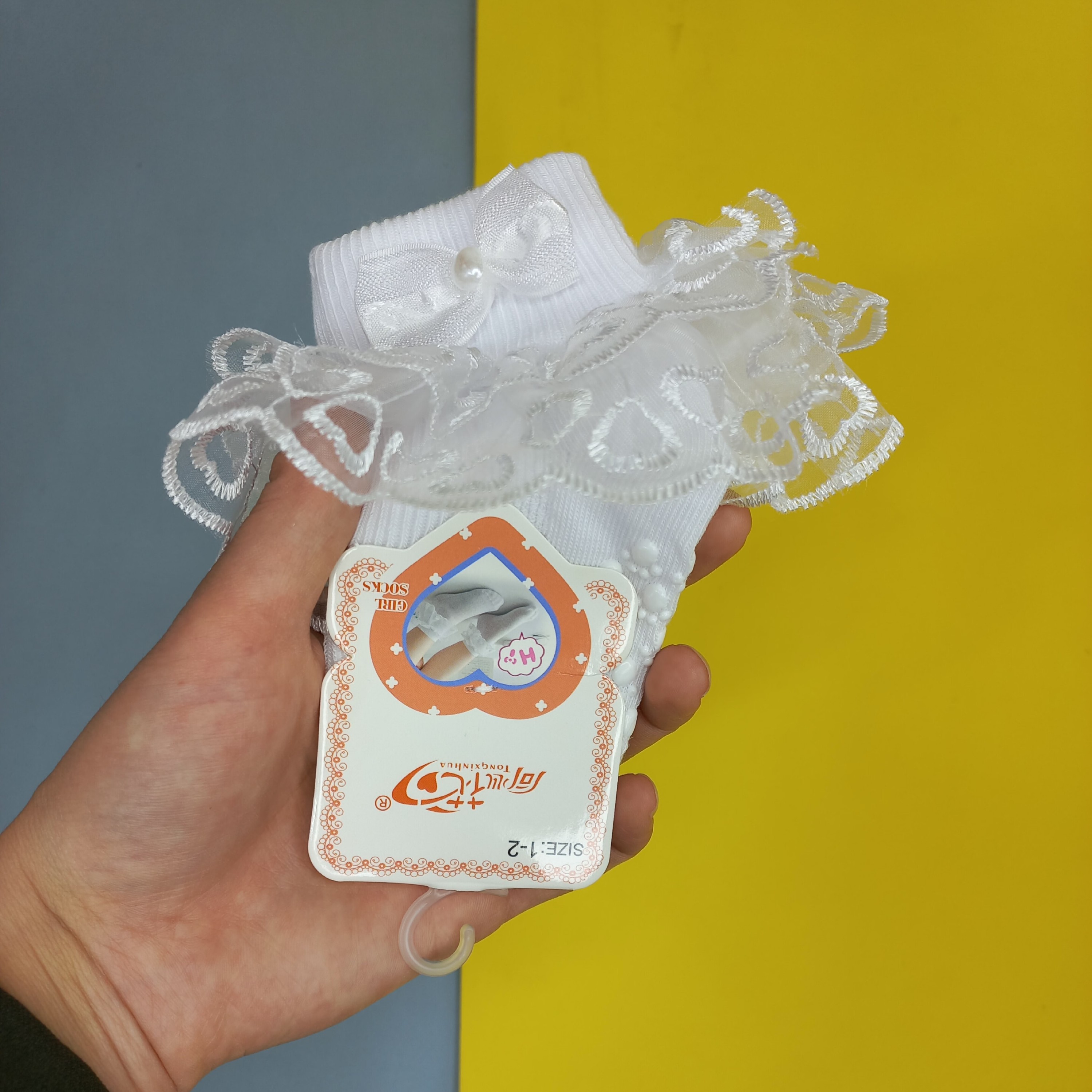 جوراب لپ توری مجلسی دخترونه.رنگ بندی فقط سفید.مناسب 3ماهگی تا 1سال.یکار قشنگ و ساده و شیک