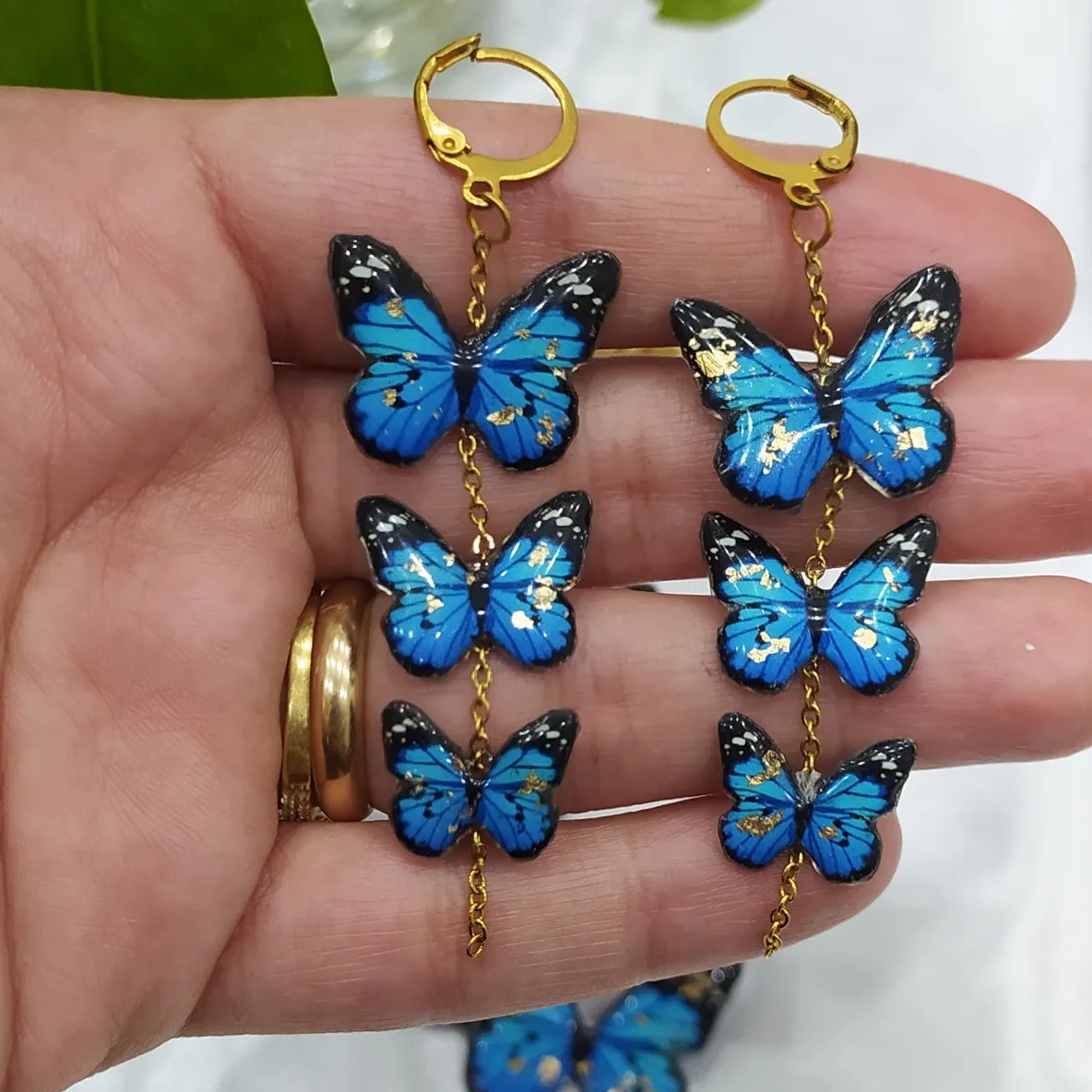 گوشواره طرح پروانه آبی