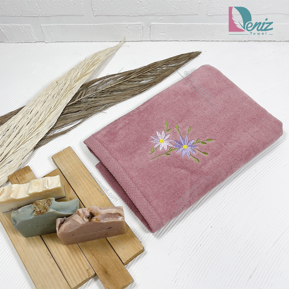حوله دستی گلدوزی مایسا رنگ کالباسی