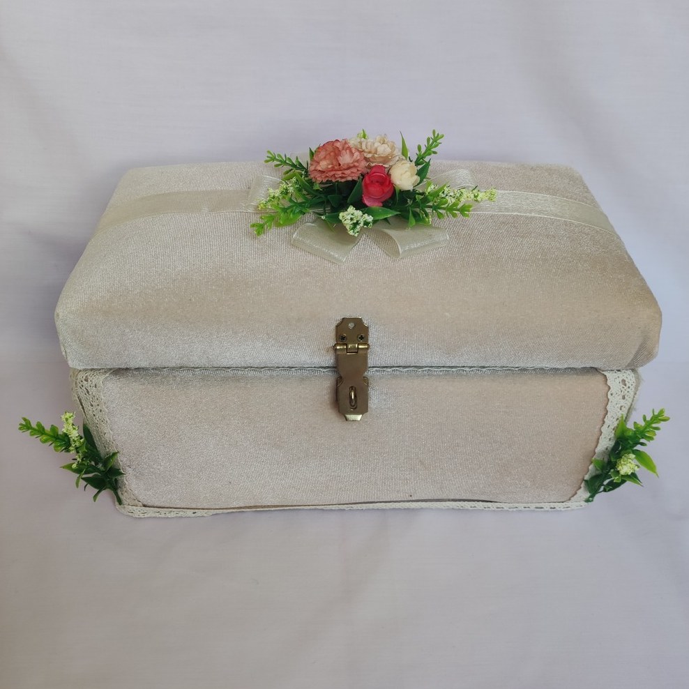 جعبه لوازم آرایشی و جواهرات دست ساز، ساخته از چوب و مخمل