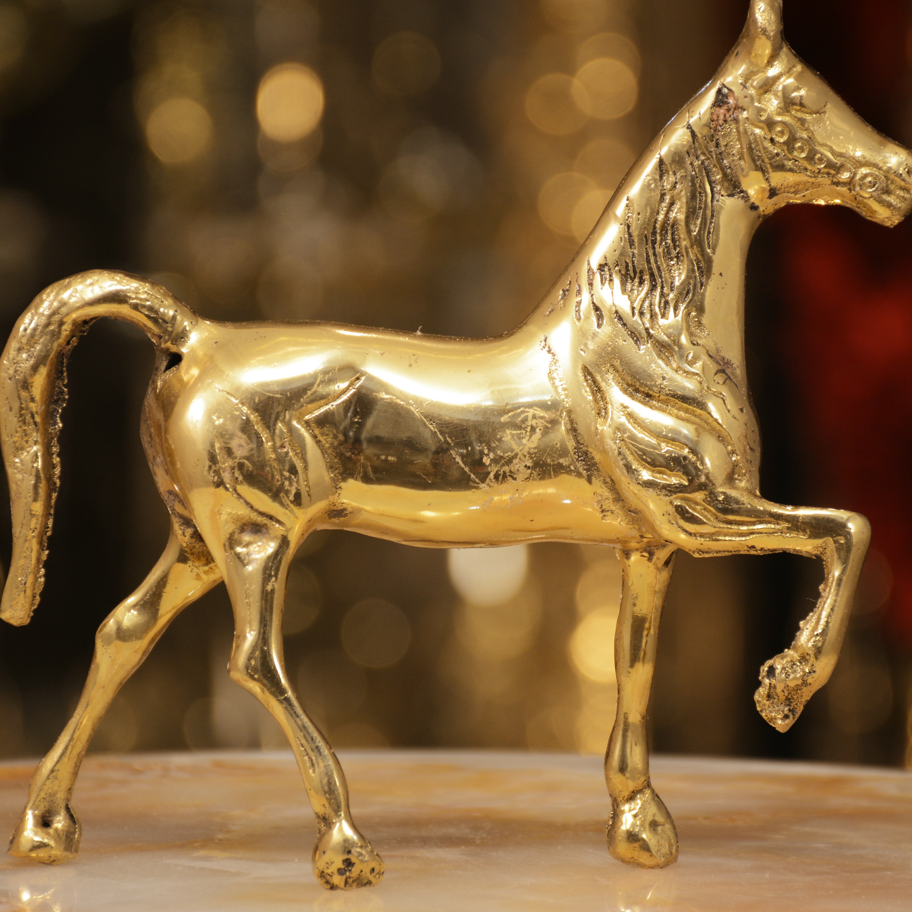 مجسمه اسب ایستاده برنزی