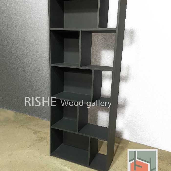 کتابخانه و شلف ایستاده