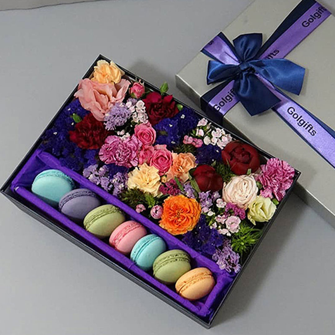 باکس سفارشی گل طبیعی و ماکارون Sweet box- کد 3780 | فروشگاه اینترنتی تاتا کالا