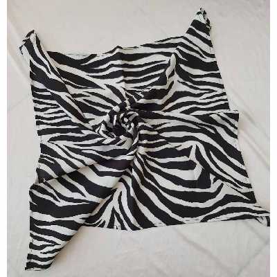 دستمال سر و گردن دایانا کالکشن مدل زبرا