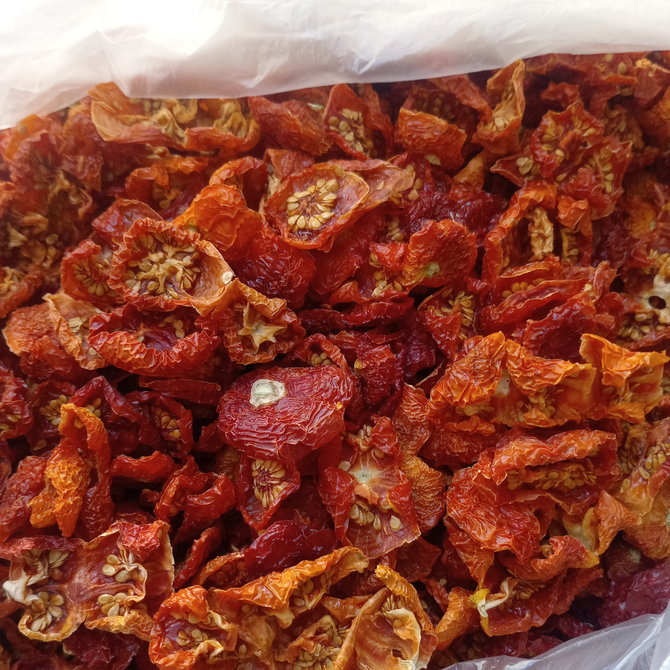 گوجه فرنگی محلی خشک شده و ترش. کاملا ارگانیک. 1 کیلو گرمی