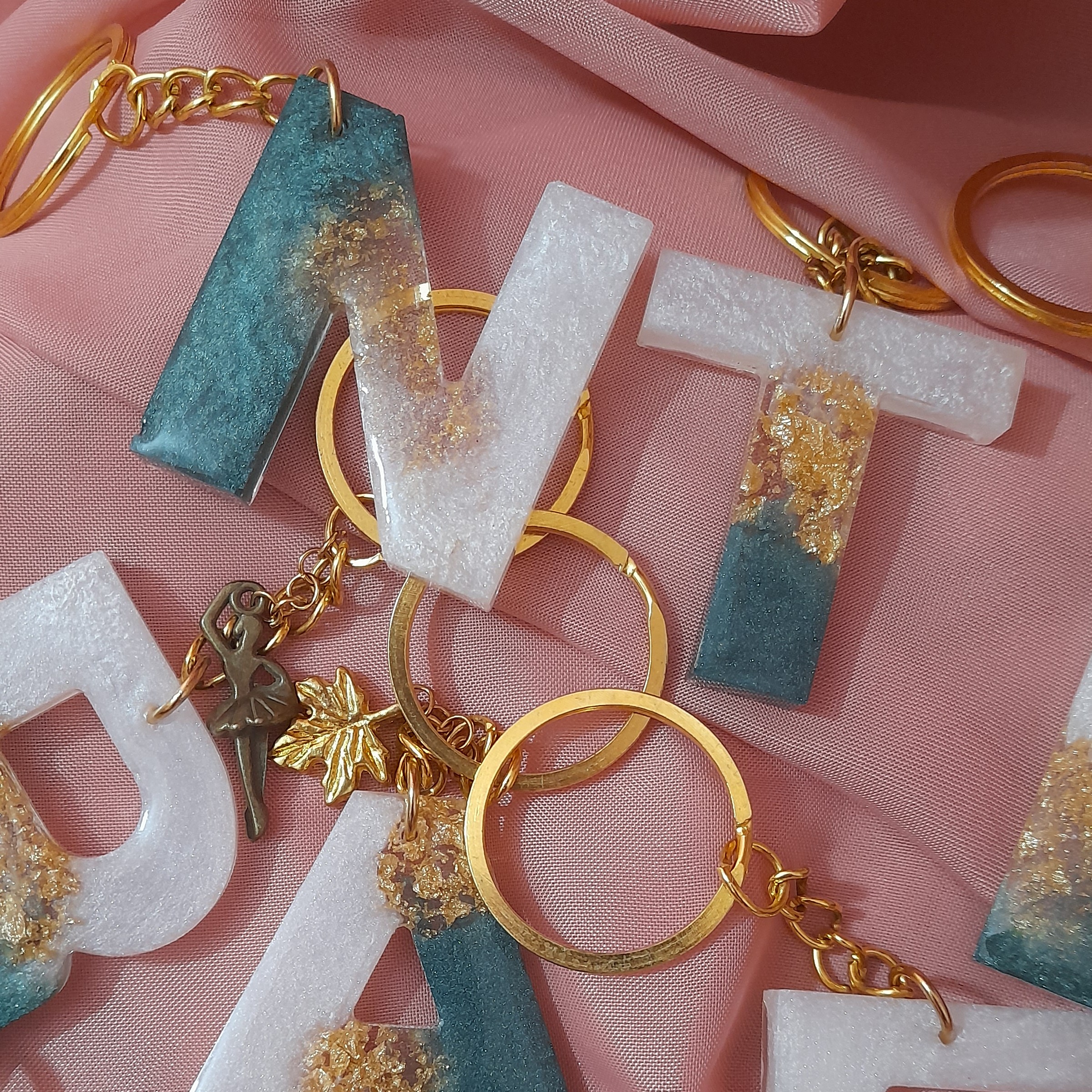 جاسوئیچی آویز دار 