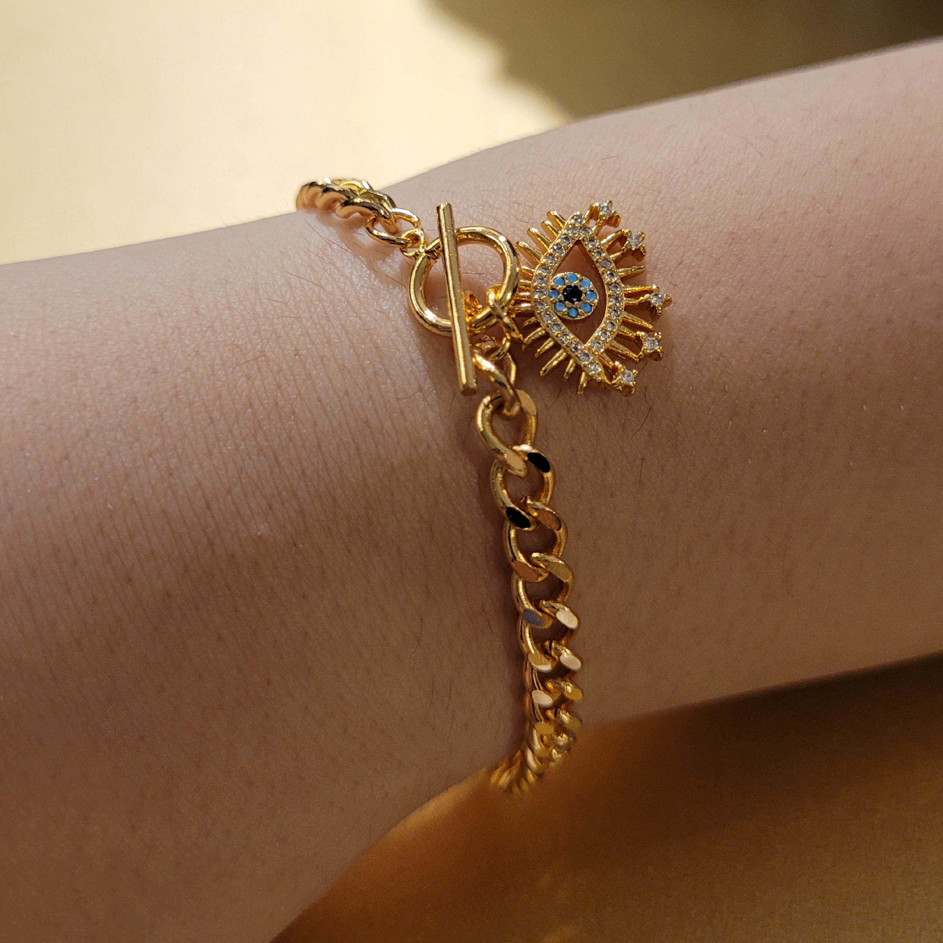 دستبند کارتیر استیل رنگ ثابت ....مشابه طلا .........