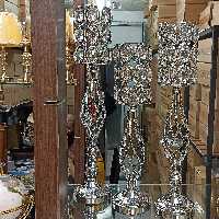 شمعدان مدل سه تیکه نقره ای کنار سالنی 