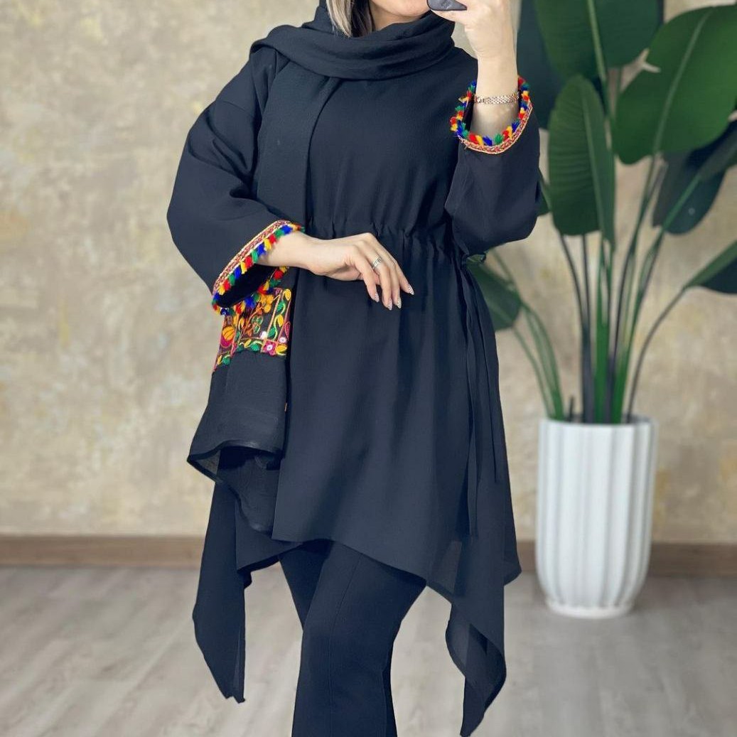 مانتو ابروبادی مشکی فری سایز از 38 تا 50با آستین خرجکار سنتی زیبا
