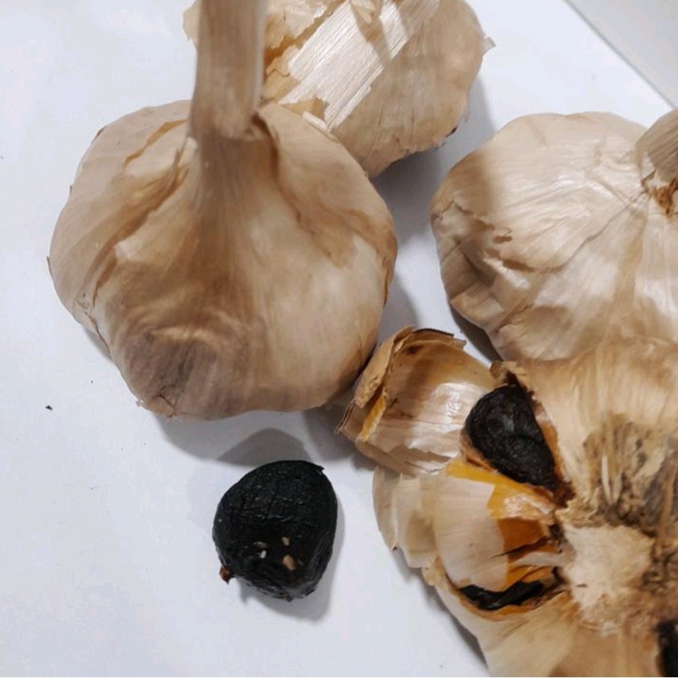سیر سیاه 200 گرمی
