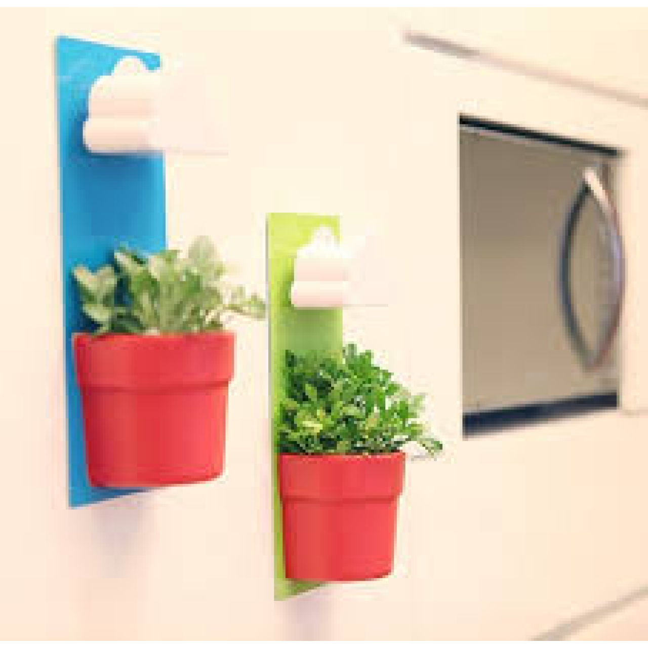 گلدان با آبپاش ابری مدل Baran