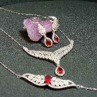 تمام ست  نقره ترکی عیار 925 شامل گردنبند و گوشواره و دستبند بسیار زیبا