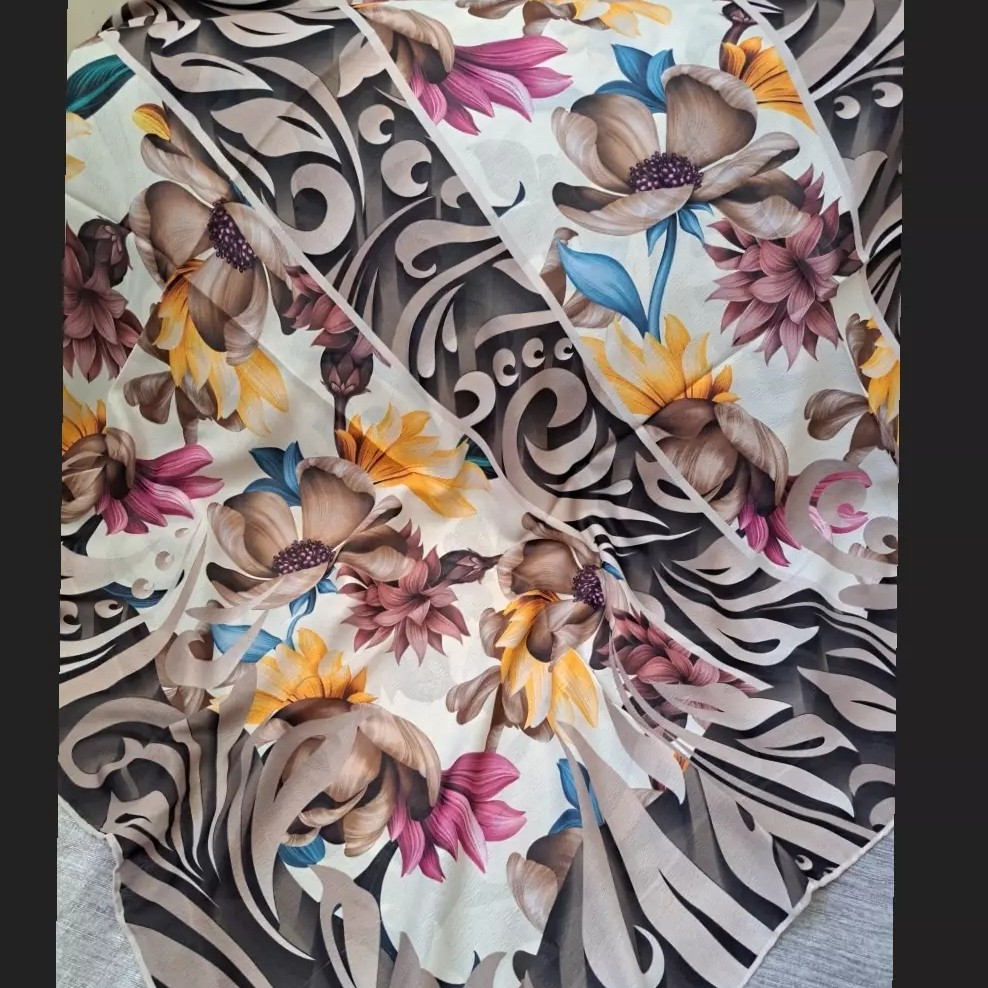 روسری زنانه نخی