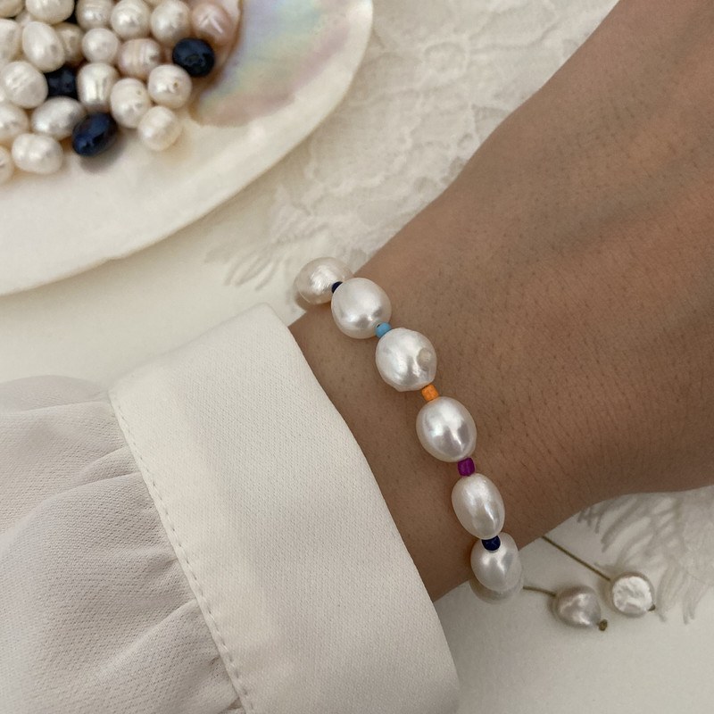 دستبند باروک اصل (پرورشی) با منجوق های رنگی برند الماسین آذر