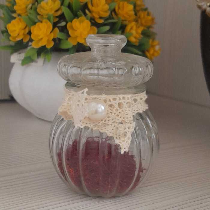 زعفران دست چین بدونه ناخالصی در وزن یک مثقال 