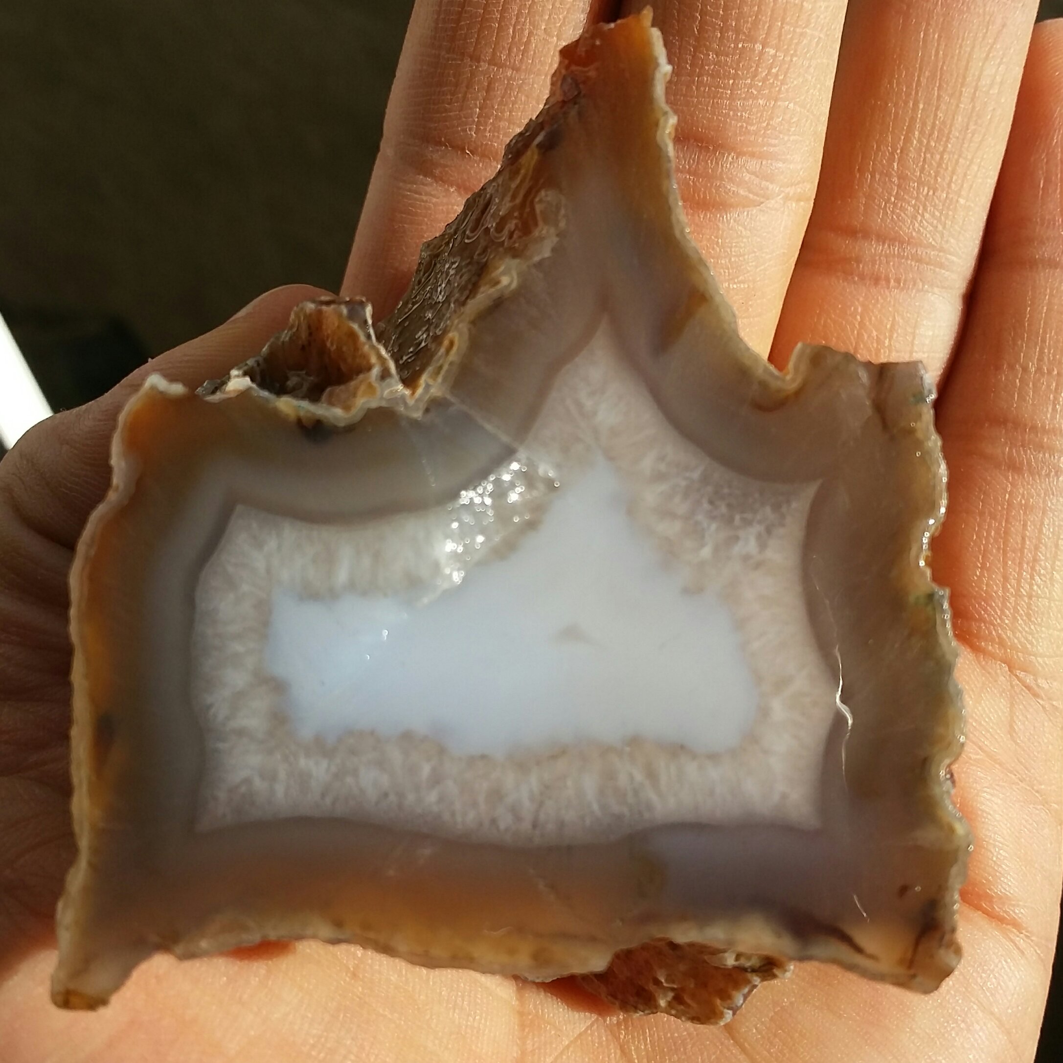 اسلایس سنگ راف عقیق عسلی مویی پر رنگ محشر 
100درصد طبیعی عمق دار
با قابلیت ساخت چندین نگین و اسلایس مجدد محشر
