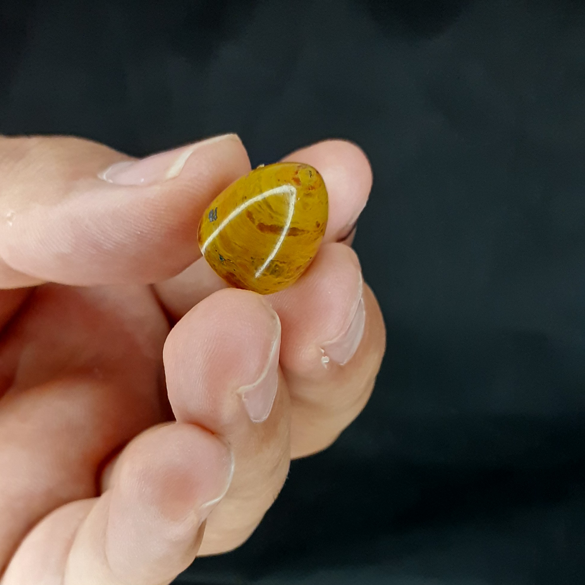 نگین عقیق جاسپر زرد تراش دست دامله بلند