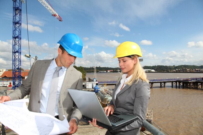 خرید و دانلود عکس مهندسان عمران برای پروژه‌های ساختمانی | پیک فاکس | Pic Fox