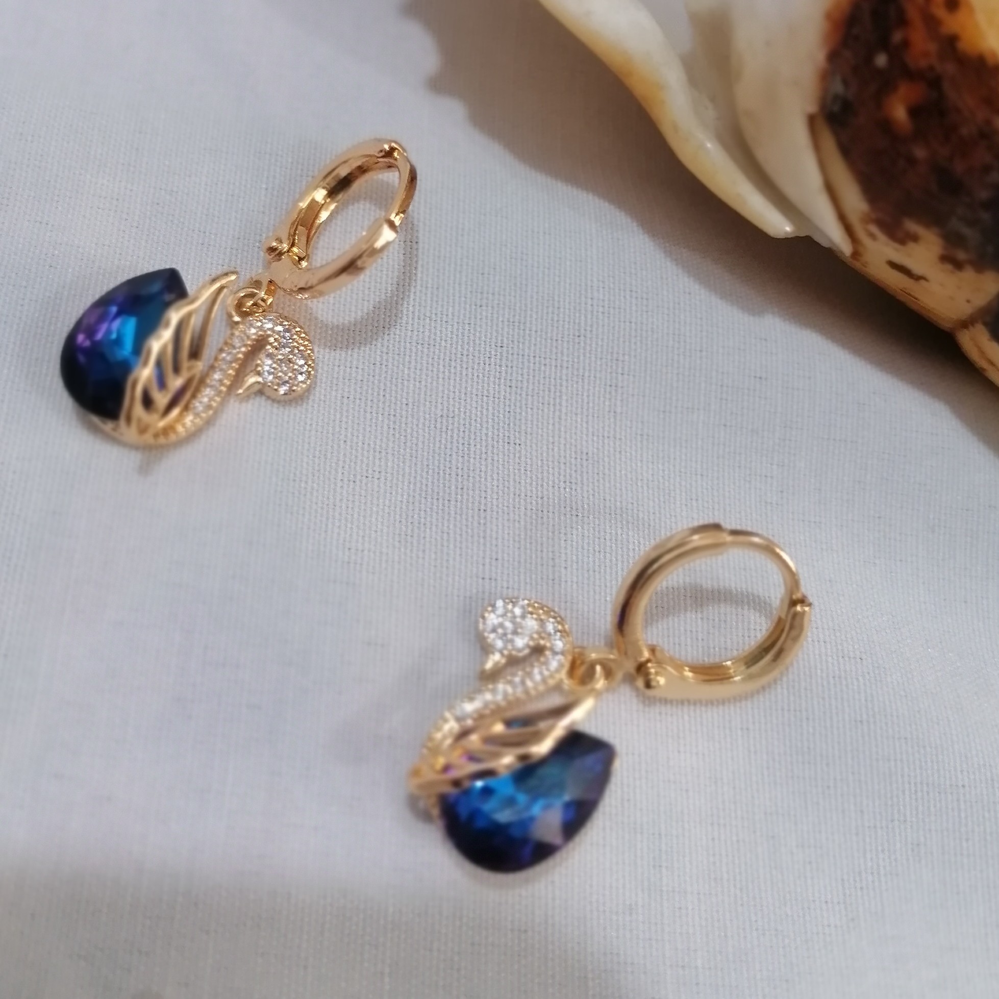 زیور آلات، برند های مختلف رنگ ثابت  تضمین چند ساله 