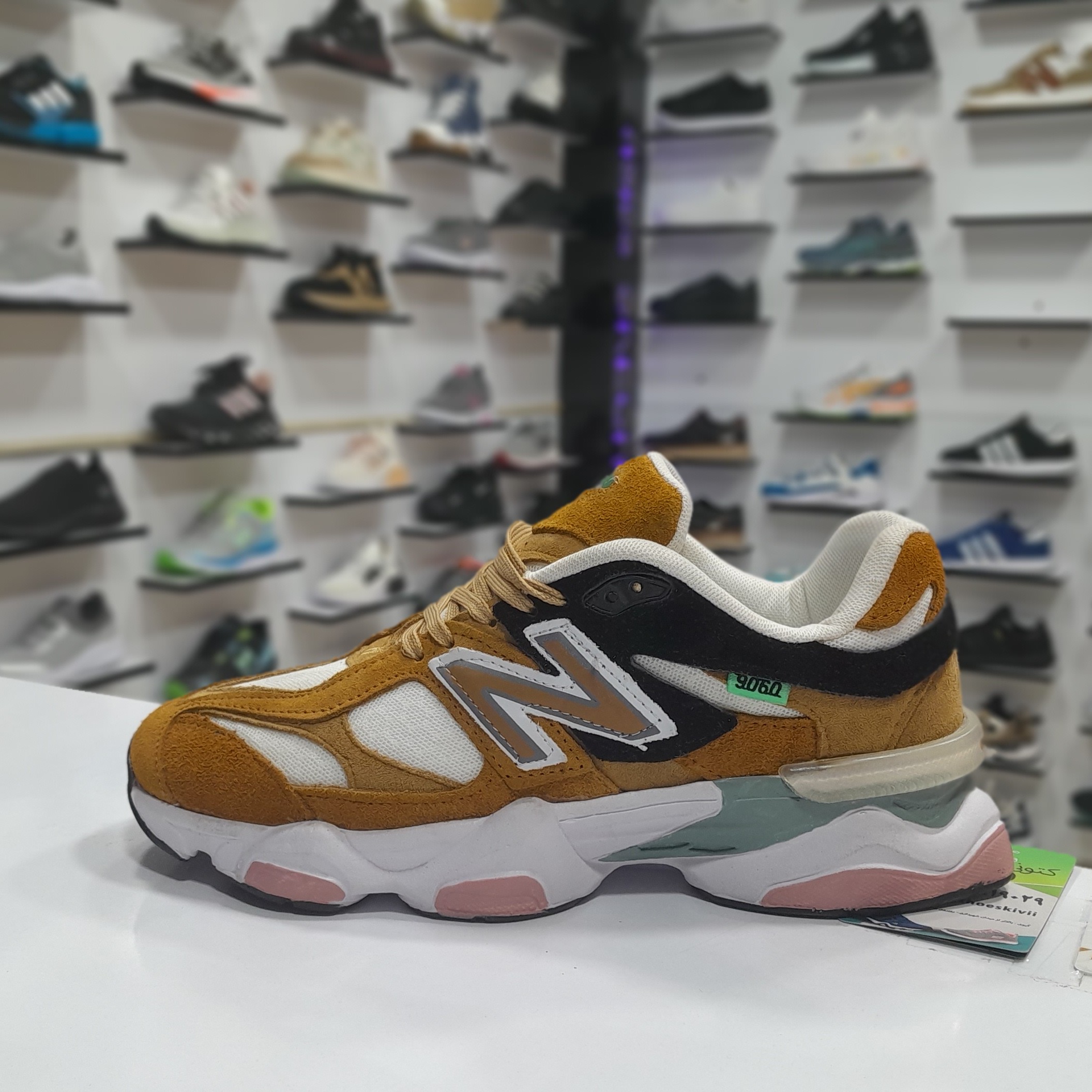 کتونی نیوبالانس کد 170 سایز 44 بسیار راحت و بسیار مقاوم