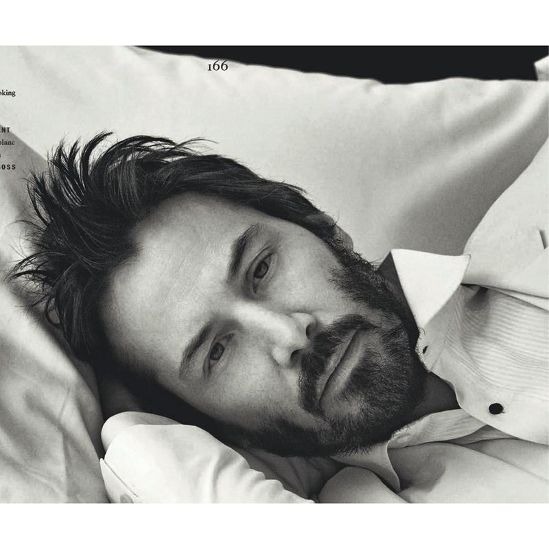 تابلو شاسی مدل کیانو ریوز کد550 | دنیای قاب