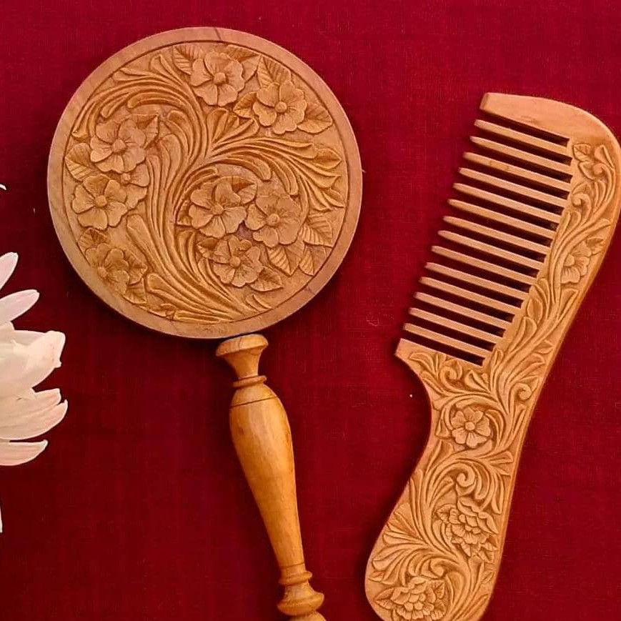 ست شانه و قاب آینه منبت کاری شده