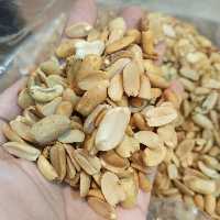 بادام زمینی کره گیری ( ارسال رایگان ) 2000 گرمی طعم کره عالی